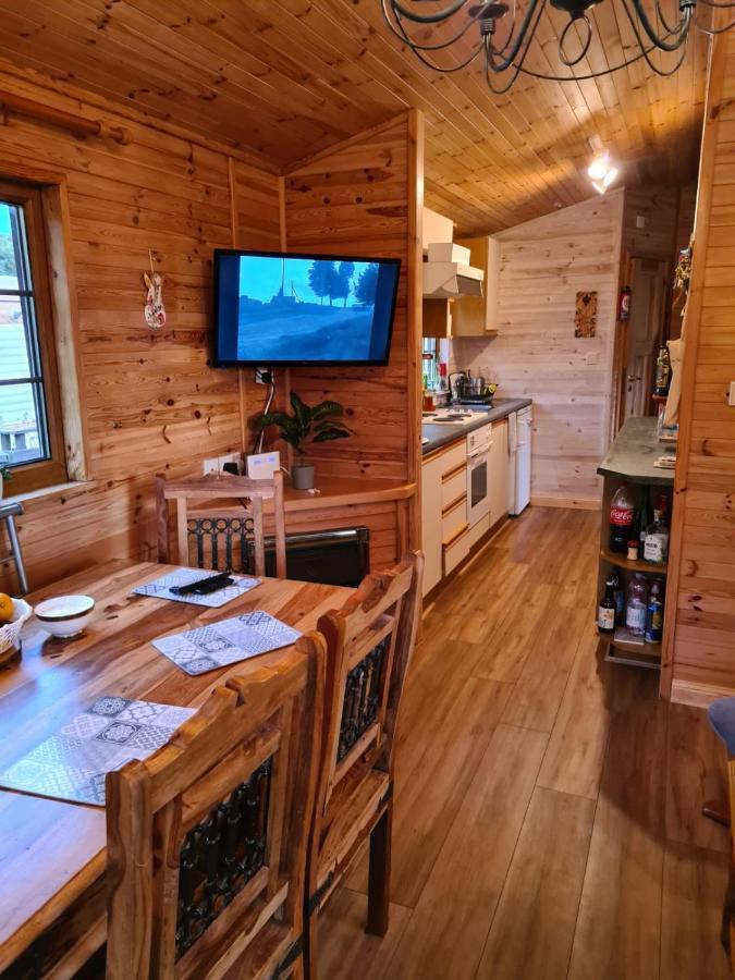 Unique Caravan With Outdoor Space Lodge Ballantrae Exterior foto